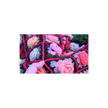 CROCHET "GRANNY SQUARE" 52 ROSES MULTICOLORES