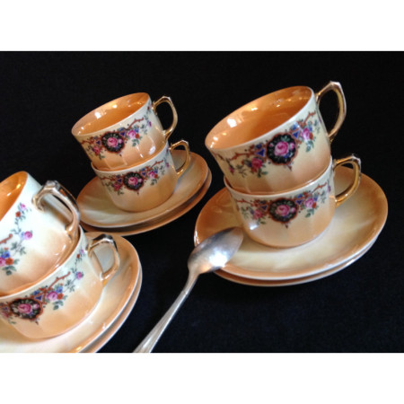 6 tasses/sous-tasses à café "corail nacré"