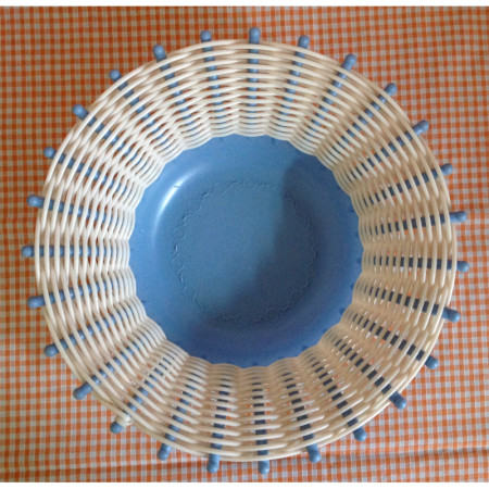 Corbeille ronde tressée "Scoubidou"