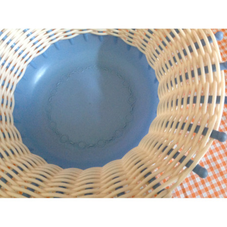 Corbeille ronde tressée "Scoubidou"
