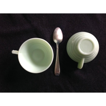 DUO TASSES OPALINES "ART DÉCO"