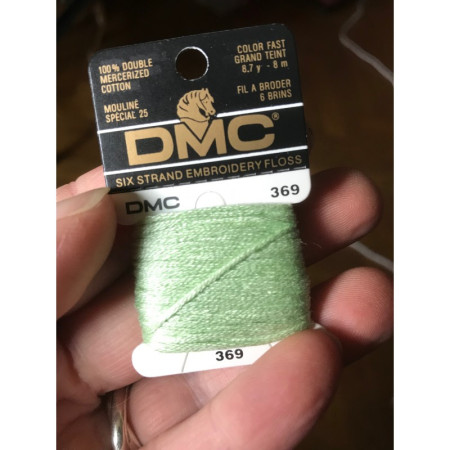 Boite de 12 échevettes DMC 6 brins