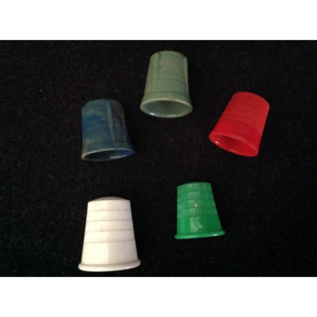 Lot de 5 dés à coudre plastique