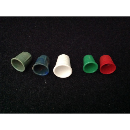 Lot de 5 dés à coudre plastique