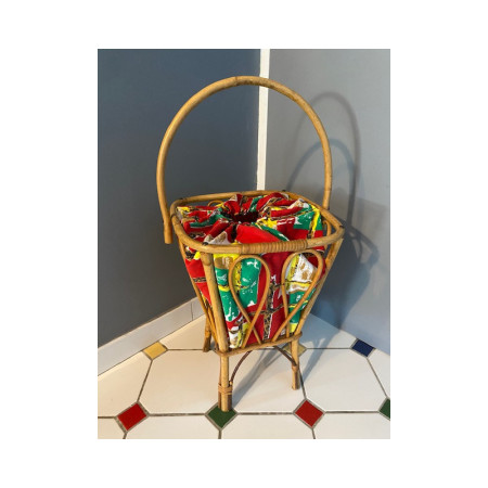 Travailleuse tricoteuse vintage 1960