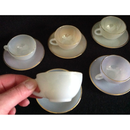 Lot 5 tasses & sous-tasses "Opaline pastel" Arcopal