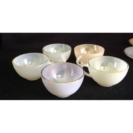 Lot 5 tasses & sous-tasses "Opaline pastel" Arcopal