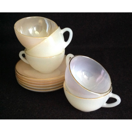 Lot 5 tasses & sous-tasses "Opaline pastel" Arcopal