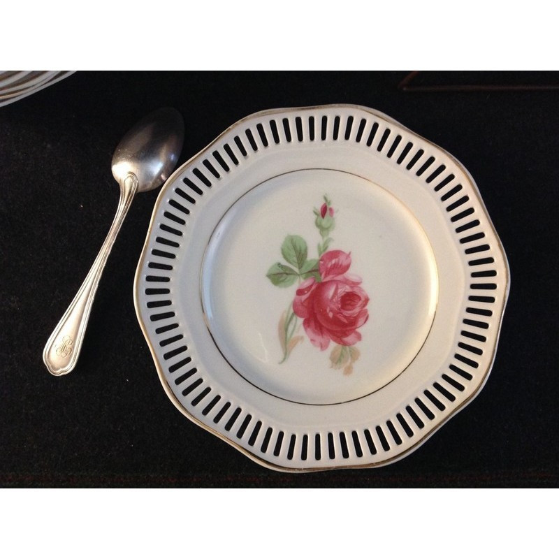 LOT DE 4 ASSIETTES DESSERT "À LA ROSE"