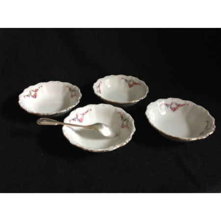 Lot de 4 coupelles porcelaine romantique