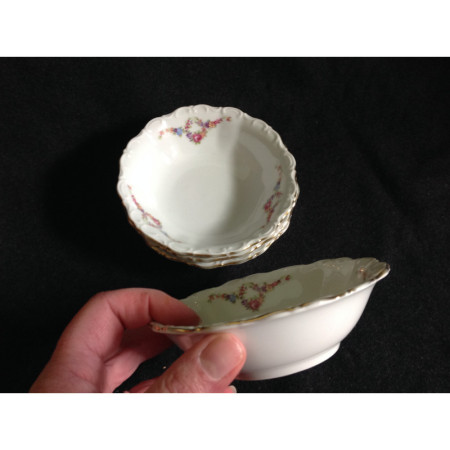 Lot de 4 coupelles porcelaine romantique