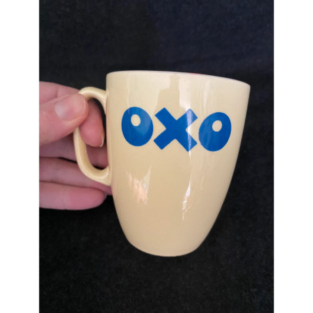 Mug "OXO" jaune pastel