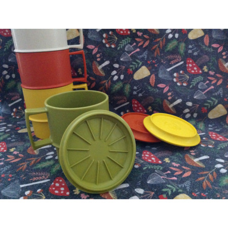 MUG TUPPERWARE VERT + COUVERCLE