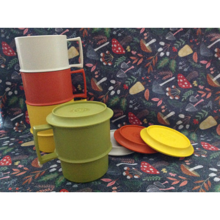 MUG TUPPERWARE VERT + COUVERCLE