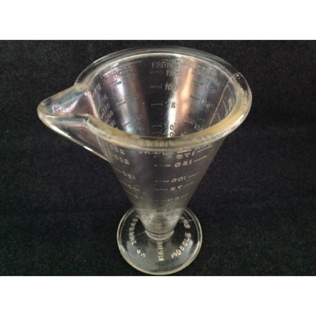 Verre mesureur conique