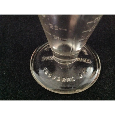 Verre mesureur conique