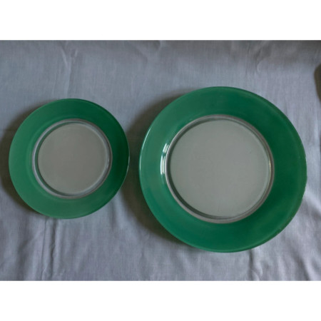 Lot de 8 assiettes (4 + 4) vertes - Duralex 1950
