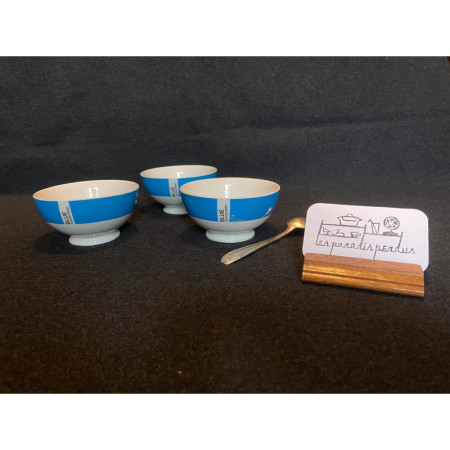 LOT DE 3 PETITS BOLS PORCELAINE "Pantone Blue 2925"