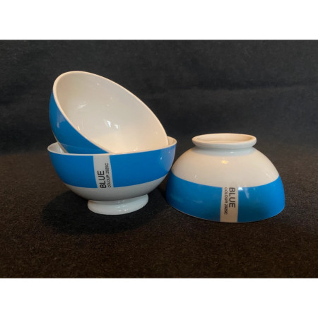 LOT DE 3 PETITS BOLS PORCELAINE "Pantone Blue 2925"