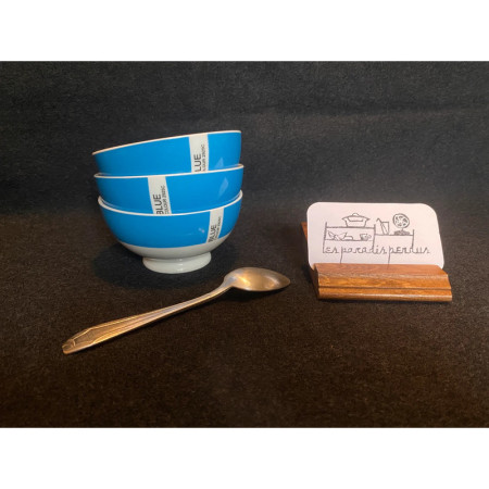 LOT DE 3 PETITS BOLS PORCELAINE "Pantone Blue 2925"