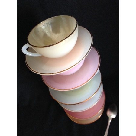 Rare service Arcopal "Opalines pastels" boîte d'origine