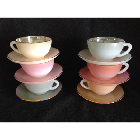 Rare service Arcopal "Opalines pastels" boîte d'origine