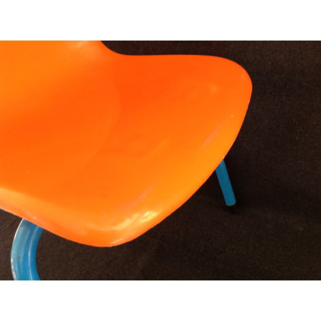 Duo chaises scolaires orange-bleu
