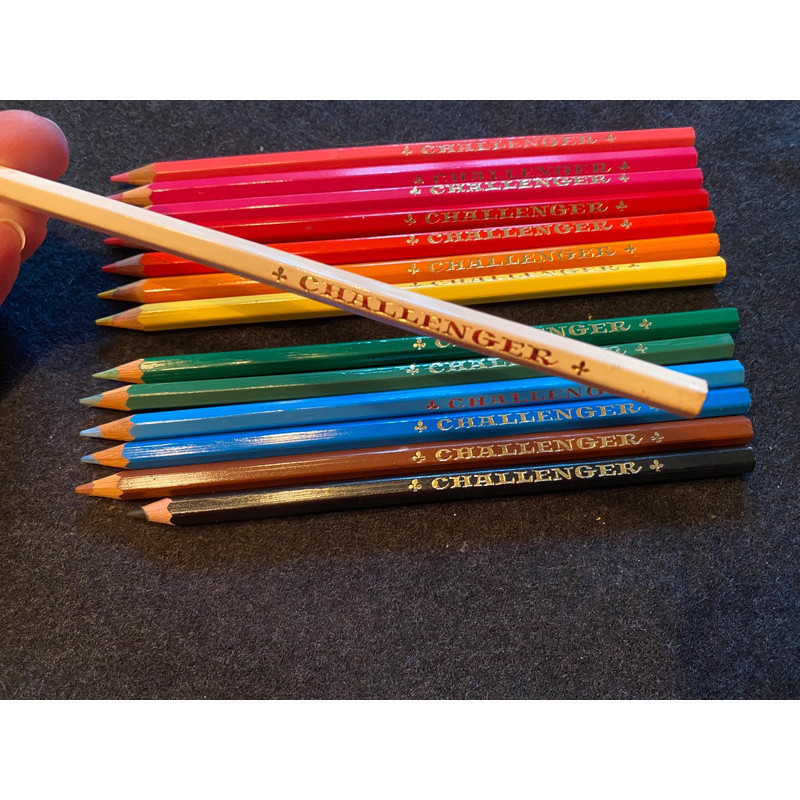 Lot de 14 crayons de couleur "Challenger"