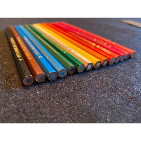 Lot de 14 crayons de couleur "Challenger"