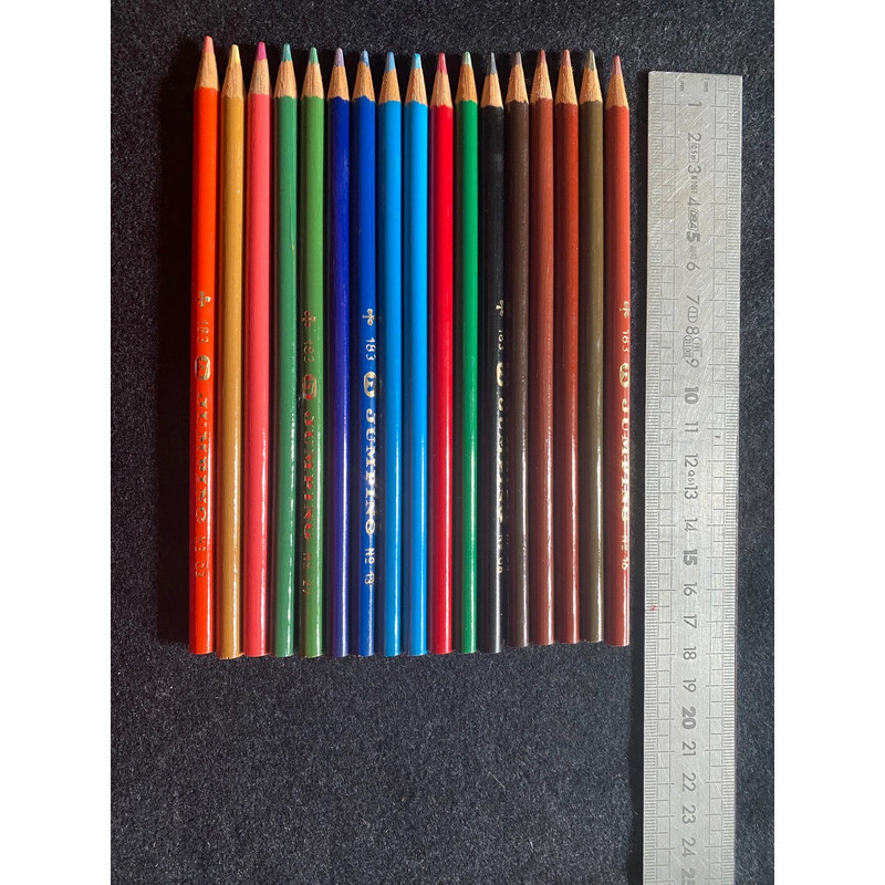 Lot de 17 crayons de couleur "Jumping"