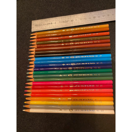 Lot de 23 crayons de couleur "Jumping"