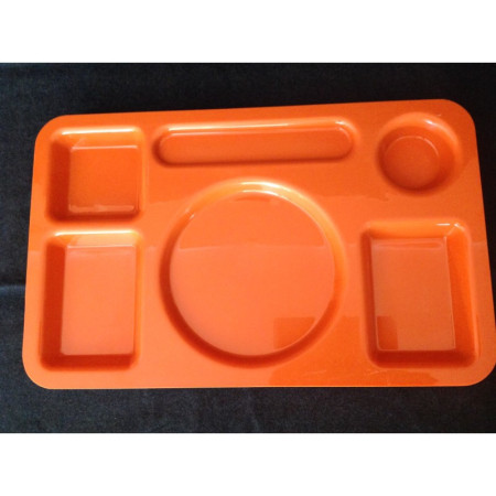 2 PLATEAUX TÉLÉ - PLASTIQUE MOULÉ - 1970