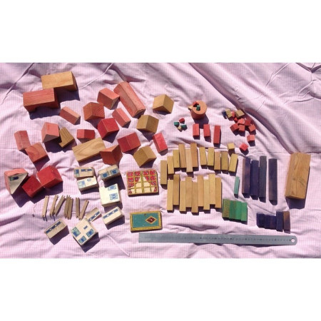 LOT JEU DE CONSTRUCTION - BOIS, CARTON BOUILLI