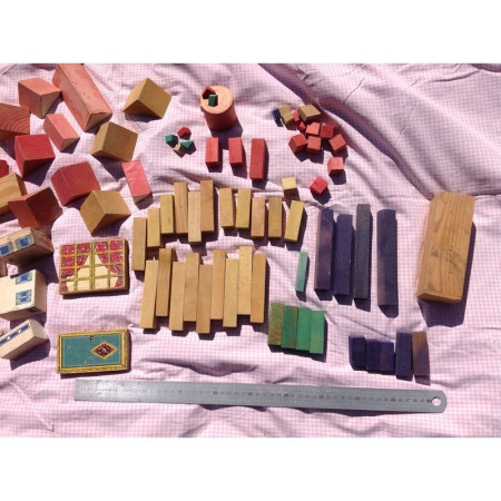 LOT JEU DE CONSTRUCTION - BOIS, CARTON BOUILLI
