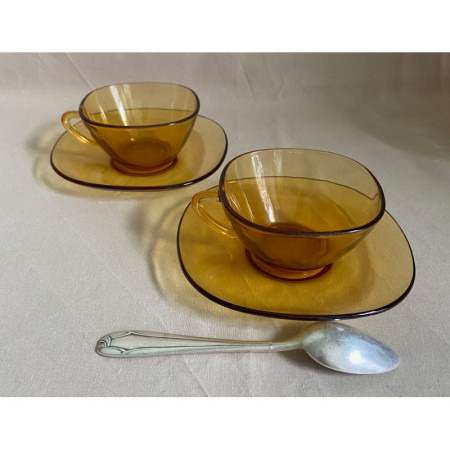 2 tasses et sous-tasses Vereco ambré