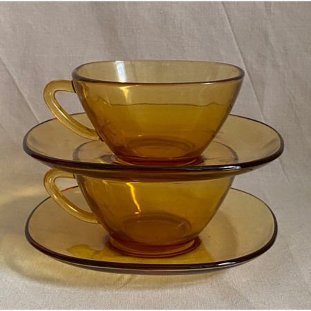 2 tasses et sous-tasses Vereco ambré